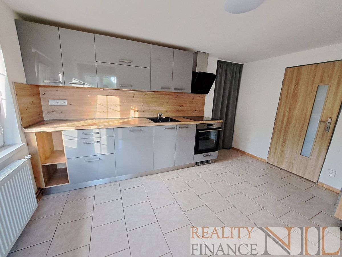 Pronájem rodinného domu 80 m², pozemek 751 m²